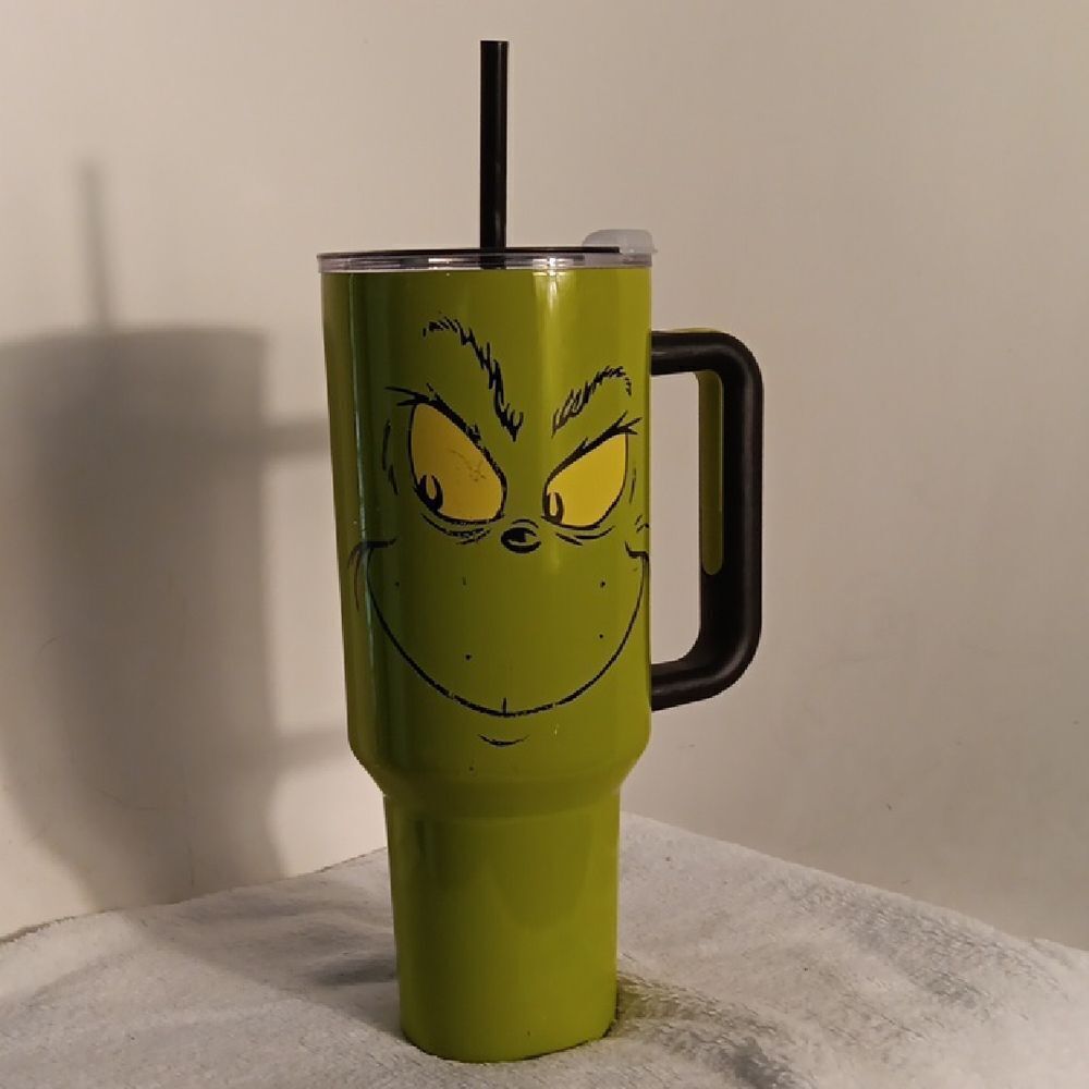 Bioworld Grinch 40oz. Green Stainless Steel Tumbler With Handle